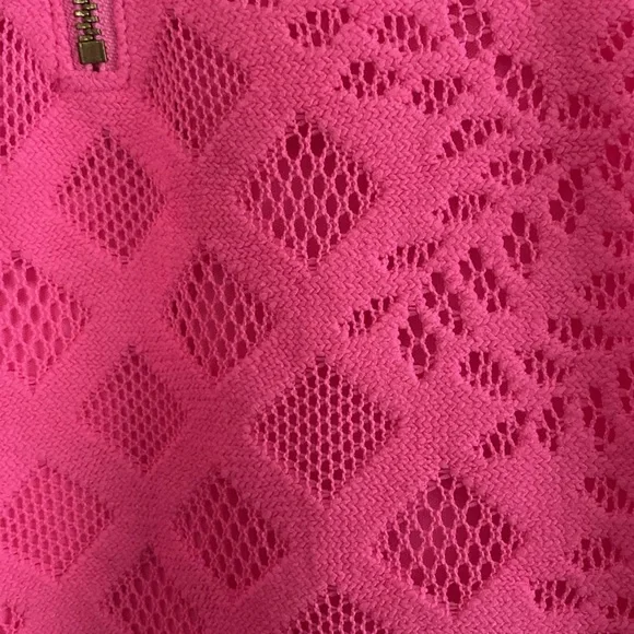Lilly Pulitzer! Super cute hot pink top!🌸 Fun crochet design:) - Picture 6 of 6